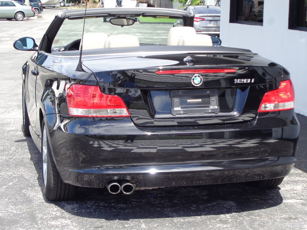 2009 BMW 1 Series Image 24