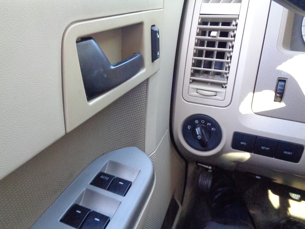 2011 Ford Escape Image 75