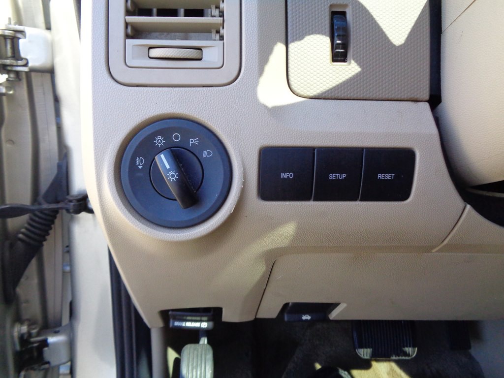 2011 Ford Escape Image 76