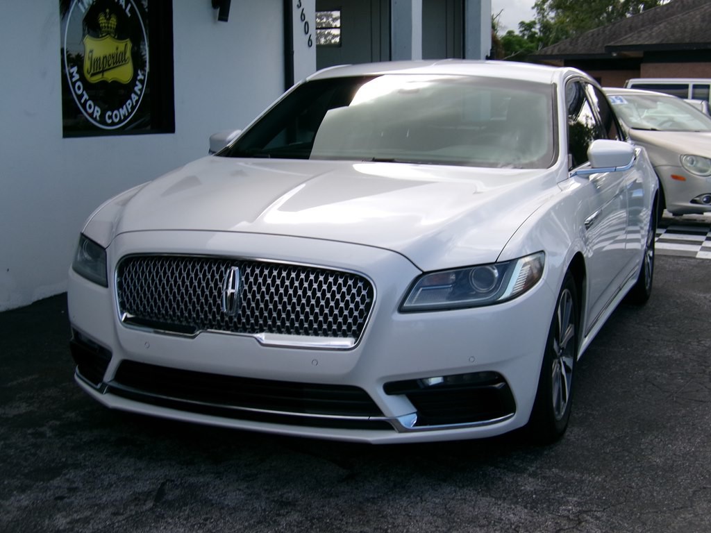 2018 Lincoln Continental Image 4