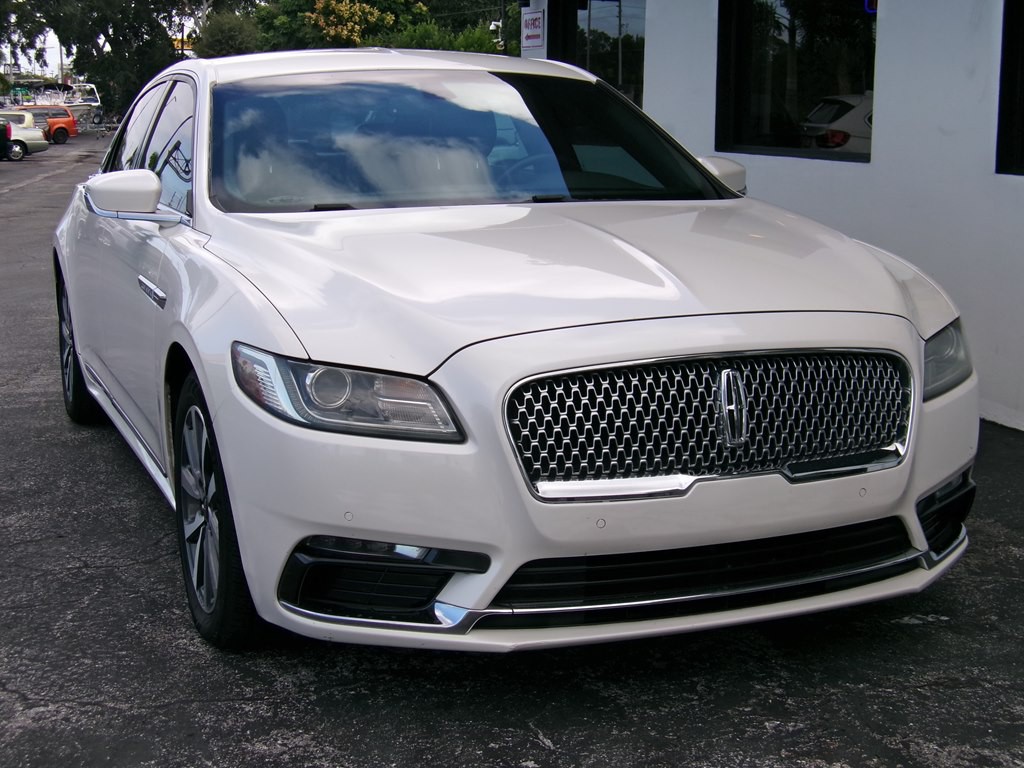 2018 Lincoln Continental Image 6
