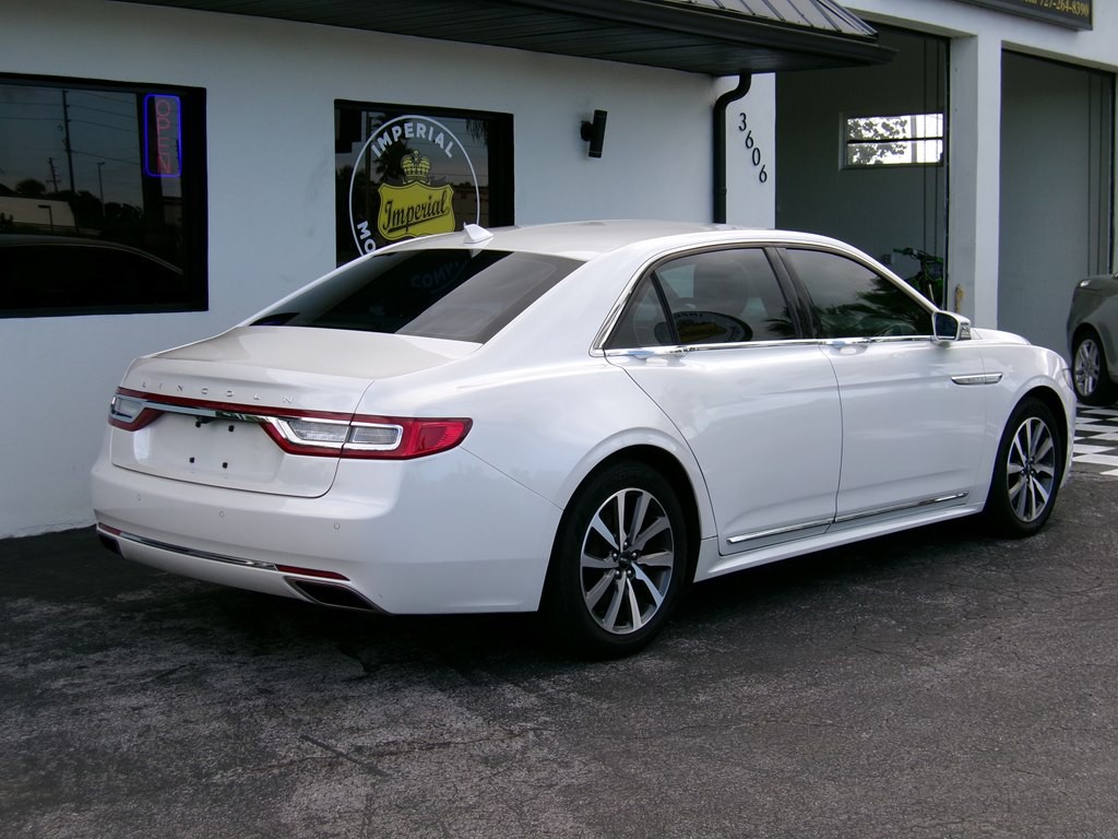2018 Lincoln Continental Image 17