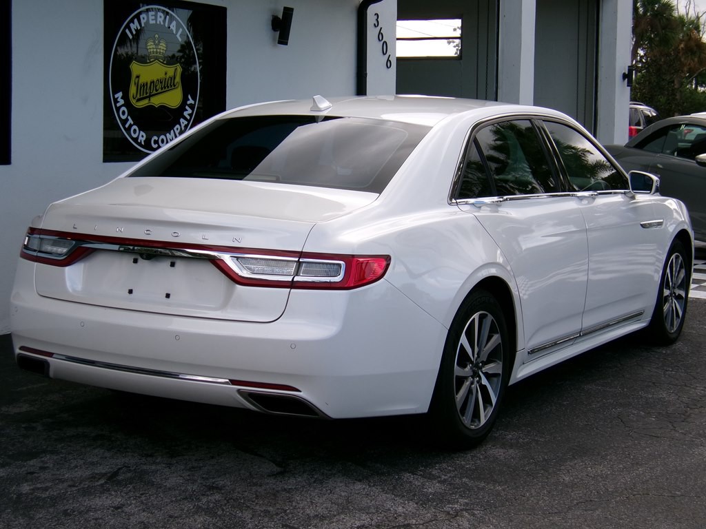 2018 Lincoln Continental Image 18
