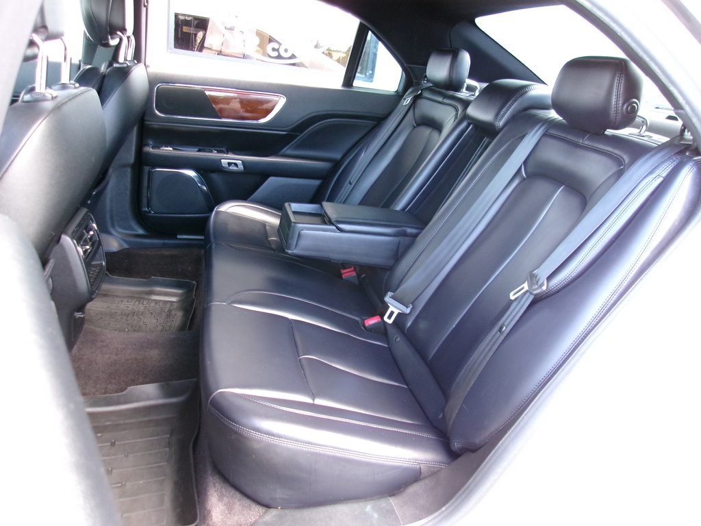 2018 Lincoln Continental Image 50