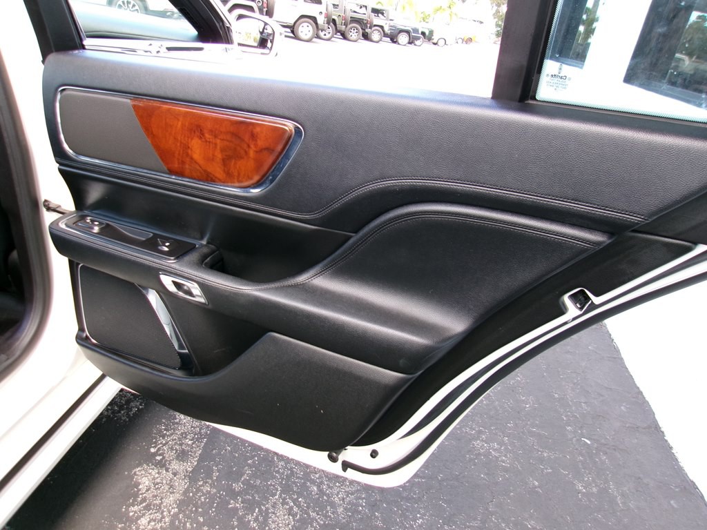 2018 Lincoln Continental Image 54