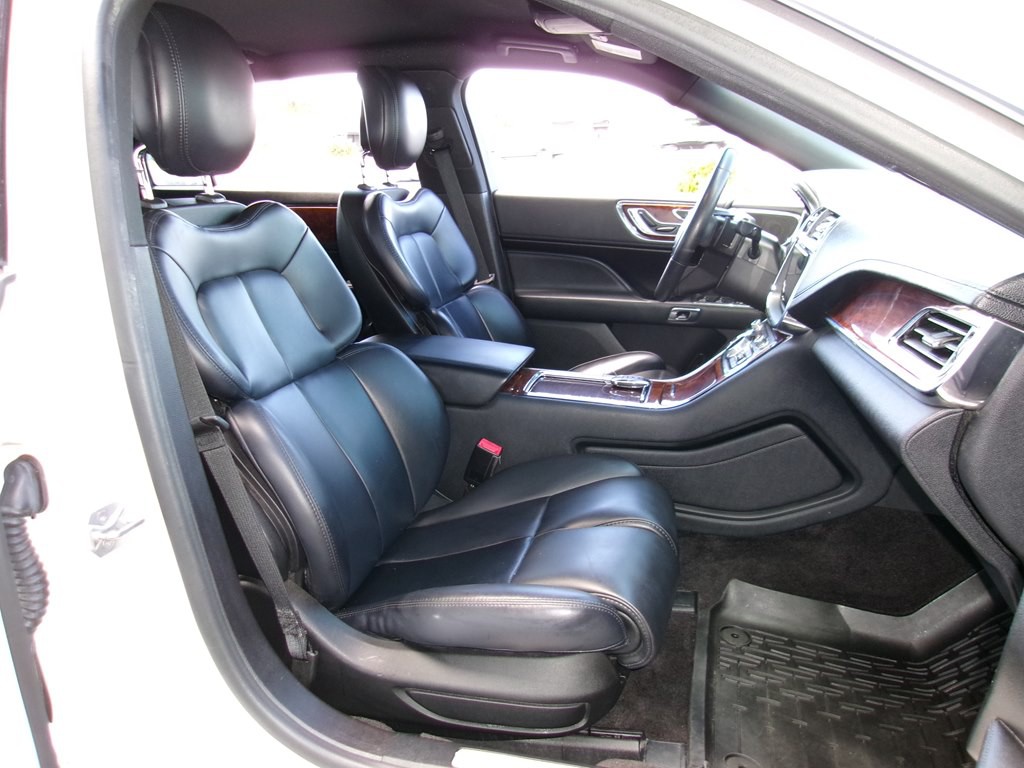 2018 Lincoln Continental Image 57