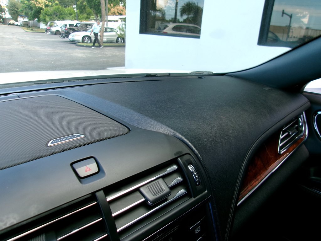 2018 Lincoln Continental Image 67