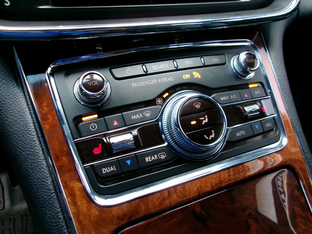 2018 Lincoln Continental Image 72