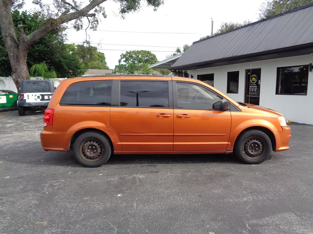 2011 Dodge Grand Caravan Image 5