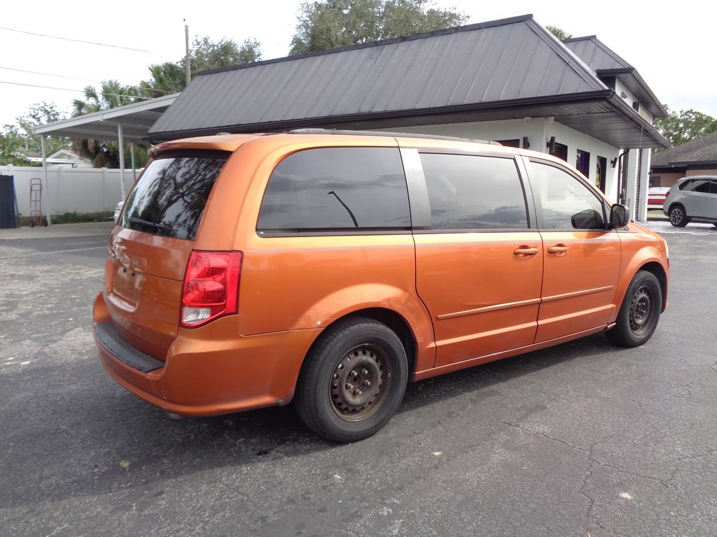 2011 Dodge Grand Caravan Image 6