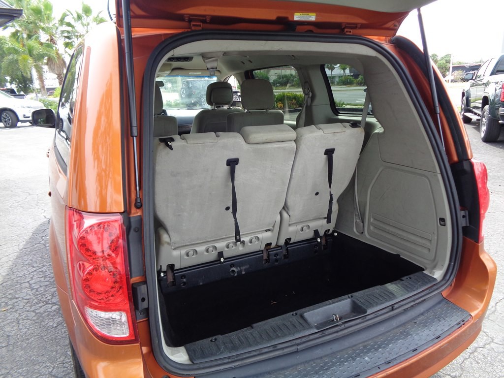 2011 Dodge Grand Caravan Image 17
