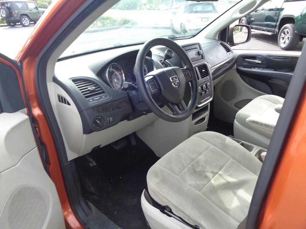 2011 Dodge Grand Caravan Image 28