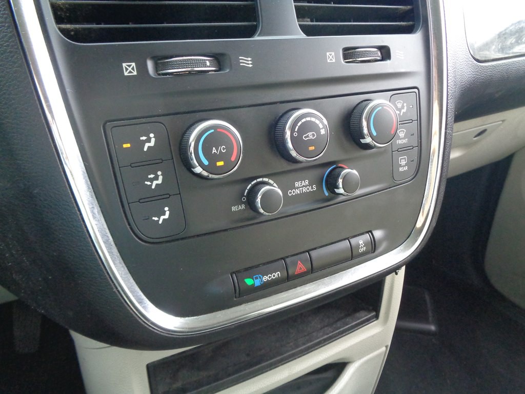 2011 Dodge Grand Caravan Image 33