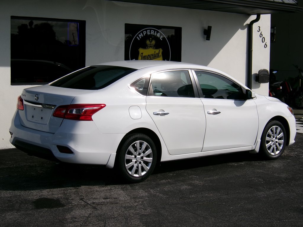 2016 Nissan Sentra Image 16