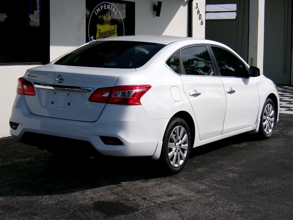 2016 Nissan Sentra Image 17
