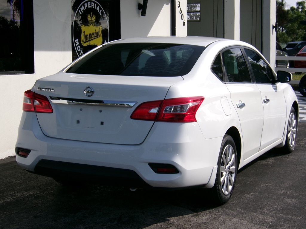 2016 Nissan Sentra Image 18