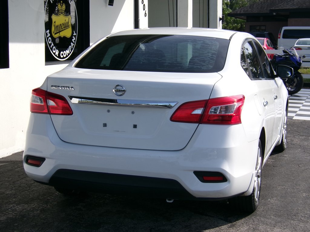 2016 Nissan Sentra Image 19