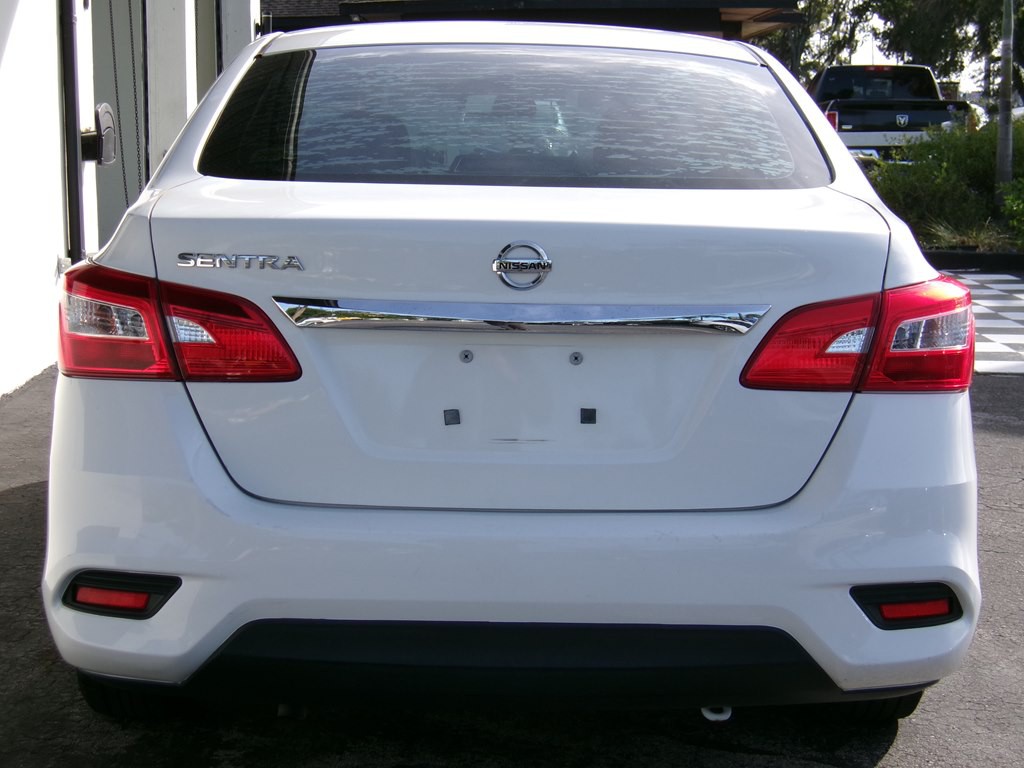 2016 Nissan Sentra Image 21