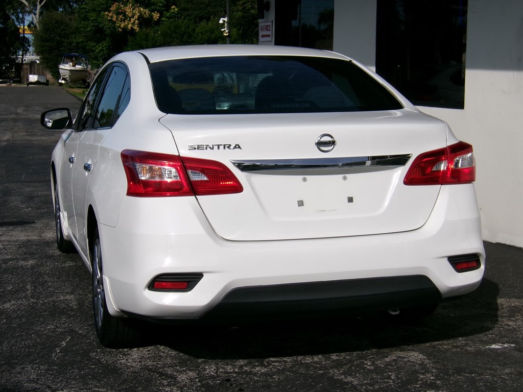 2016 Nissan Sentra Image 22
