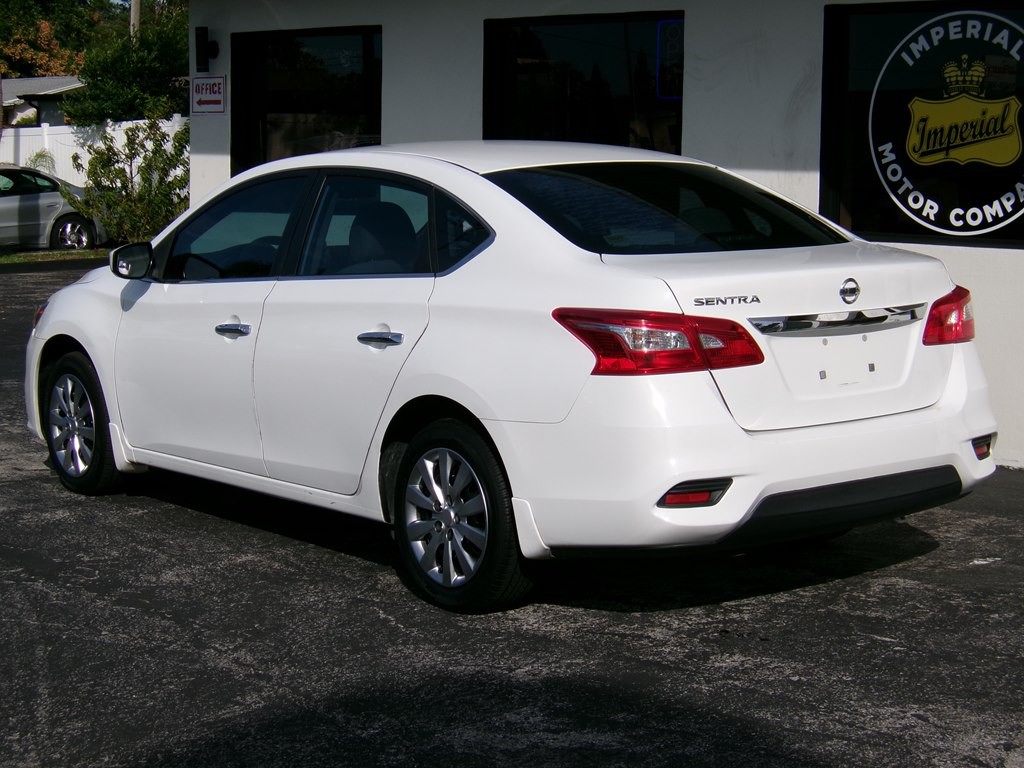 2016 Nissan Sentra Image 24