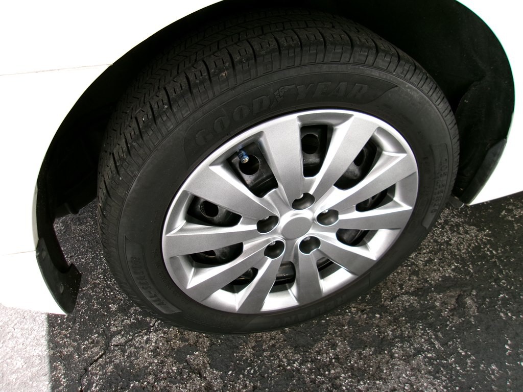 2016 Nissan Sentra Image 35