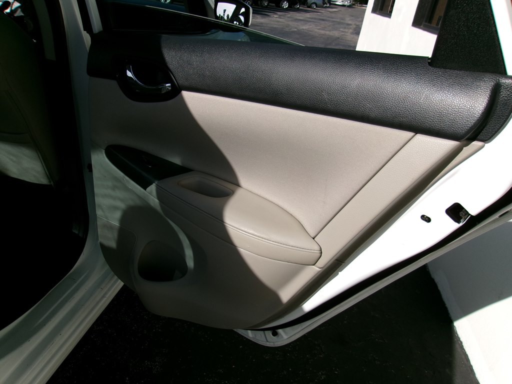 2016 Nissan Sentra Image 60