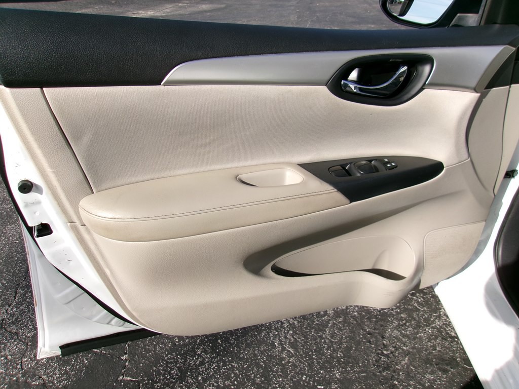 2016 Nissan Sentra Image 64