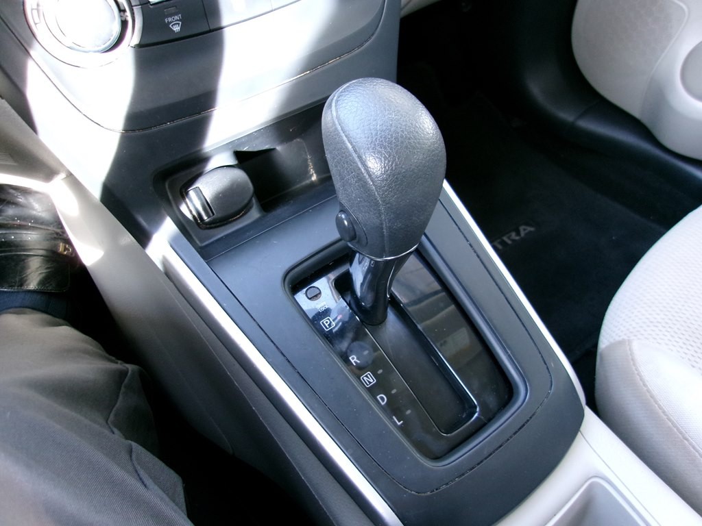 2016 Nissan Sentra Image 77