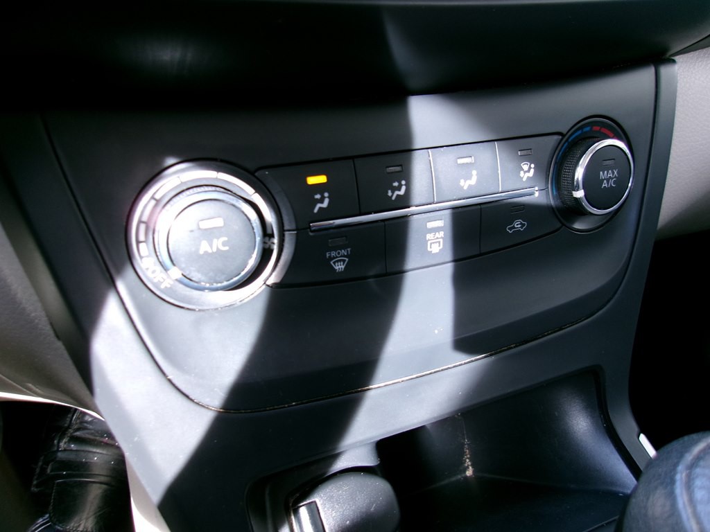 2016 Nissan Sentra Image 78