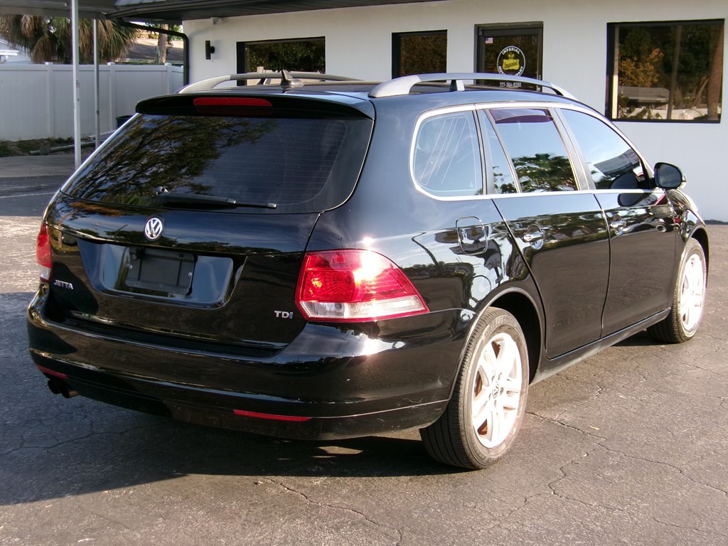 2012 Volkswagen Jetta Image 16
