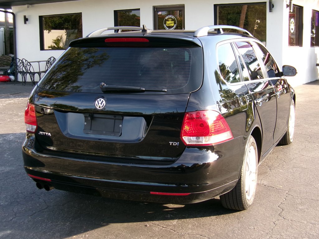 2012 Volkswagen Jetta Image 17