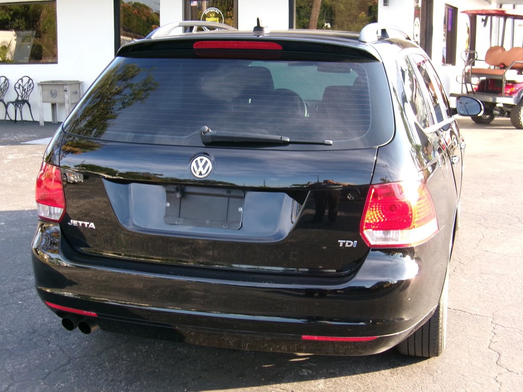 2012 Volkswagen Jetta Image 18