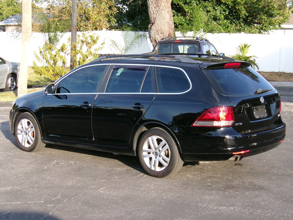 2012 Volkswagen Jetta Image 24