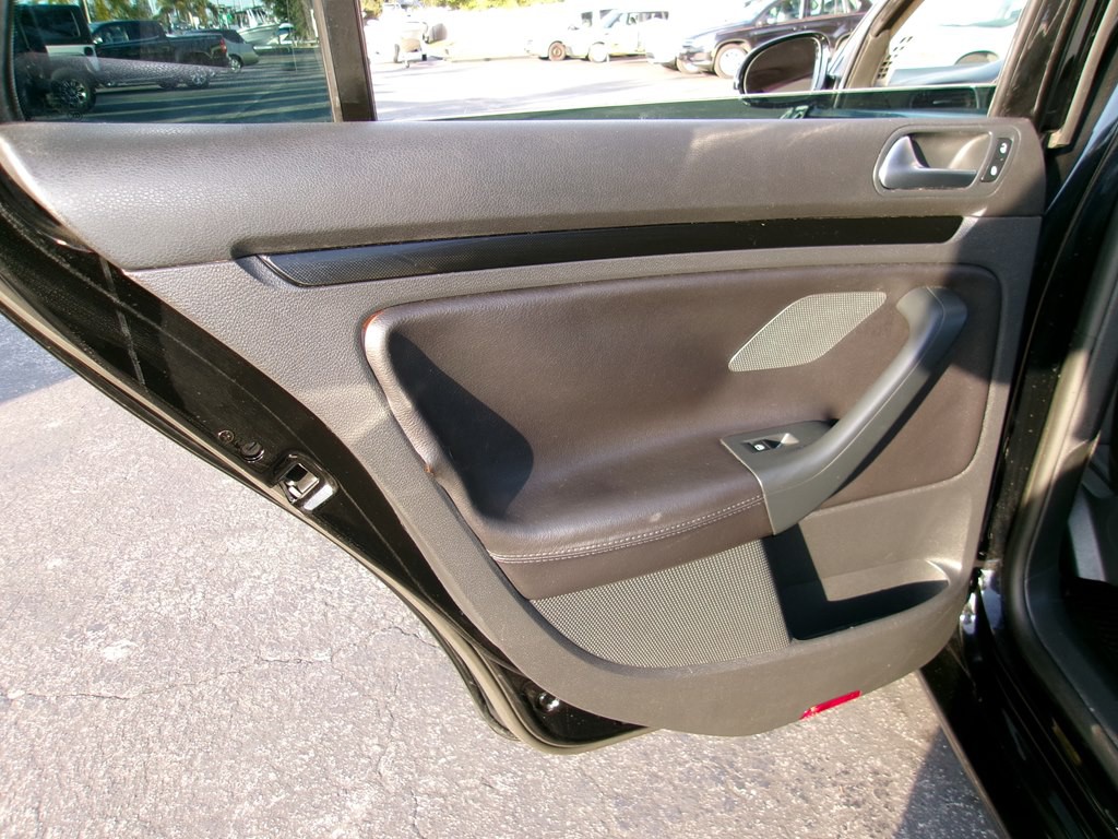 2012 Volkswagen Jetta Image 45