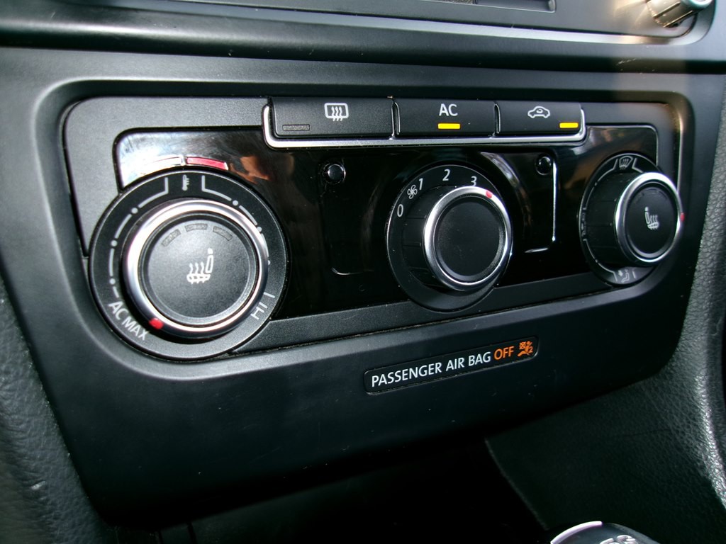 2012 Volkswagen Jetta Image 66