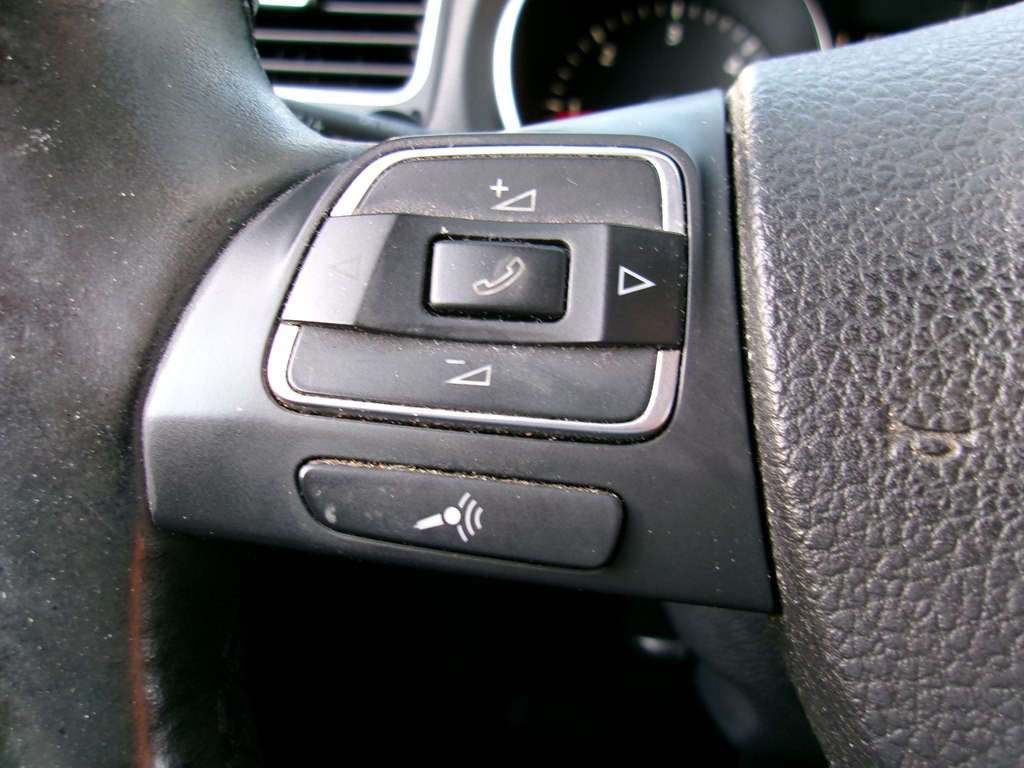 2012 Volkswagen Jetta Image 73