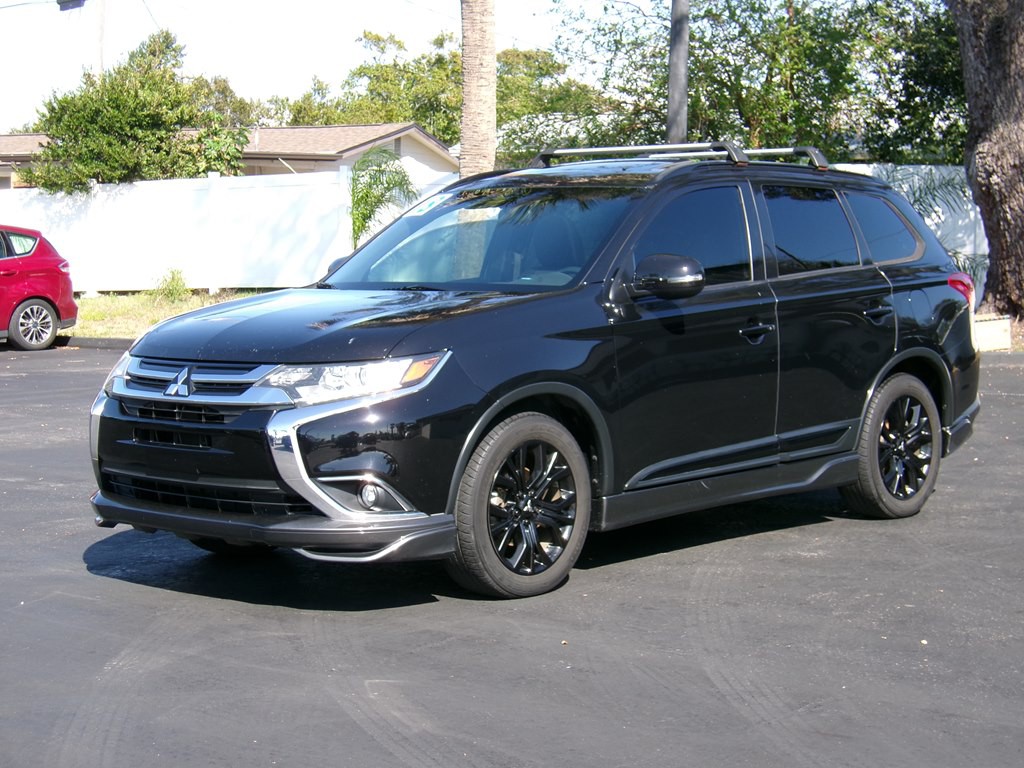 2018 Mitsubishi Outlander Image 2