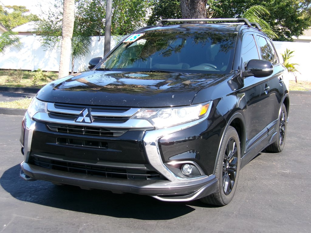 2018 Mitsubishi Outlander Image 4