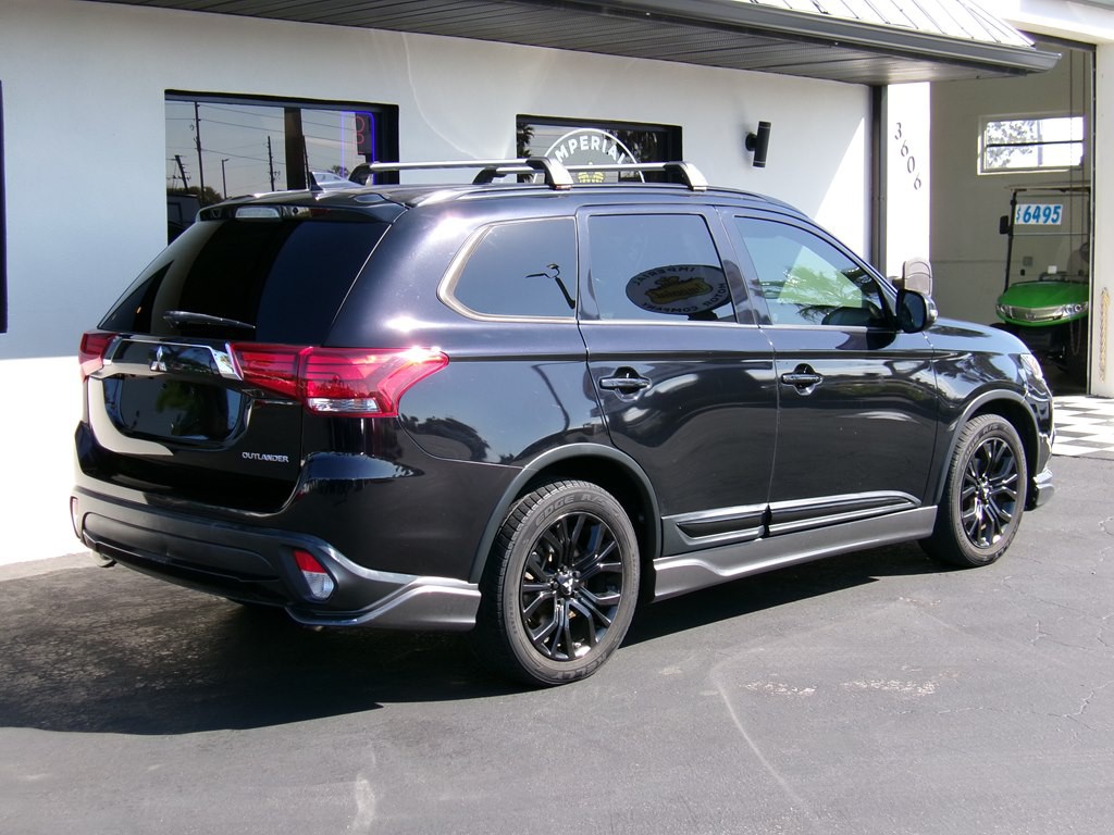 2018 Mitsubishi Outlander Image 16