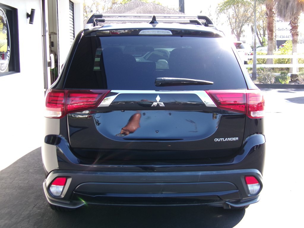 2018 Mitsubishi Outlander Image 20