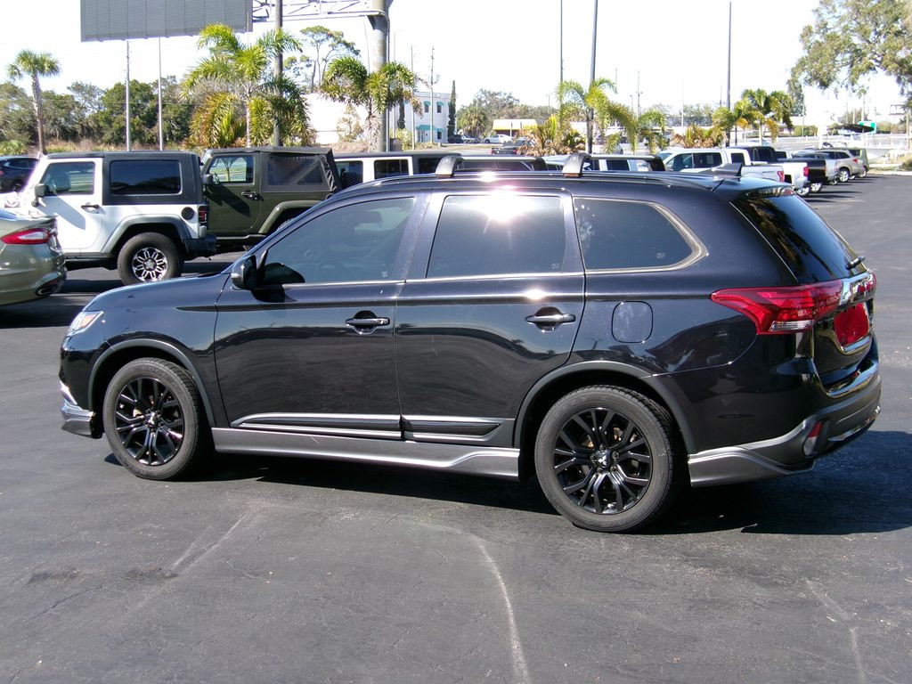 2018 Mitsubishi Outlander Image 25