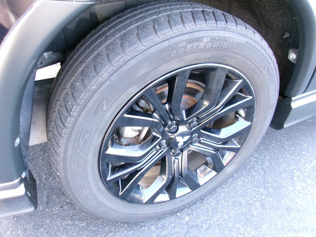 2018 Mitsubishi Outlander Image 33