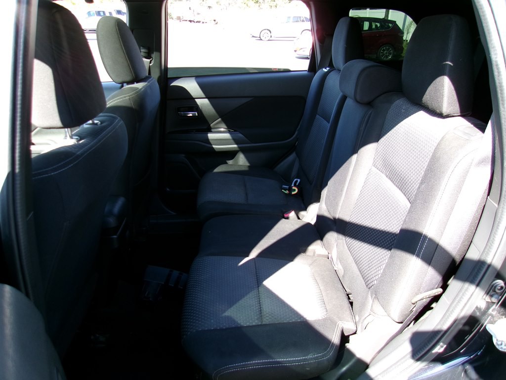 2018 Mitsubishi Outlander Image 51