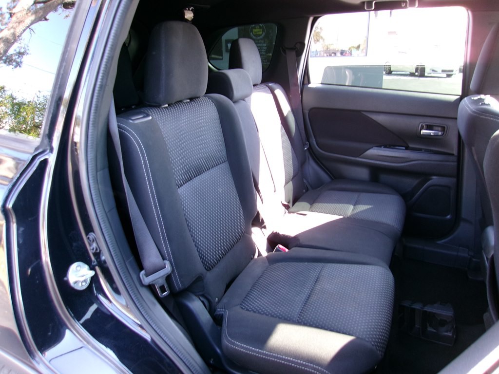 2018 Mitsubishi Outlander Image 52