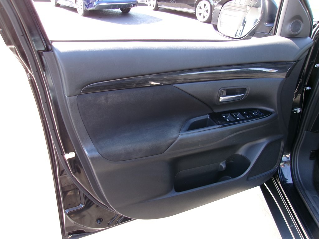 2018 Mitsubishi Outlander Image 58