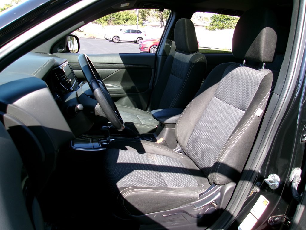 2018 Mitsubishi Outlander Image 59