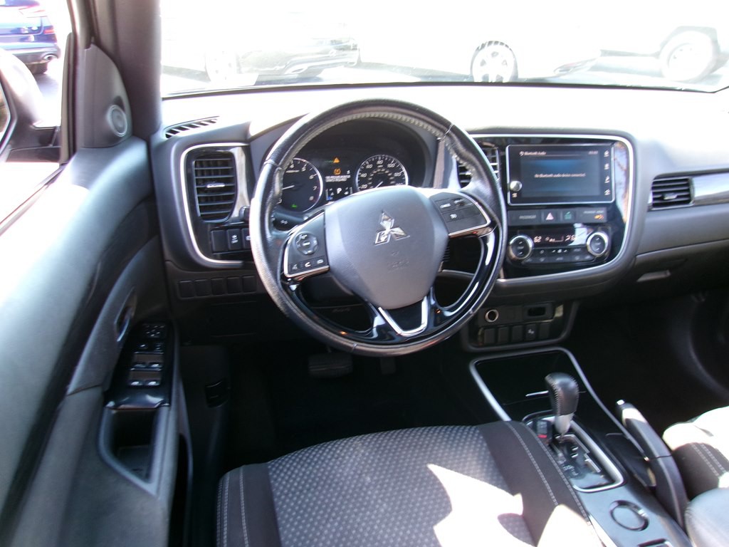 2018 Mitsubishi Outlander Image 62