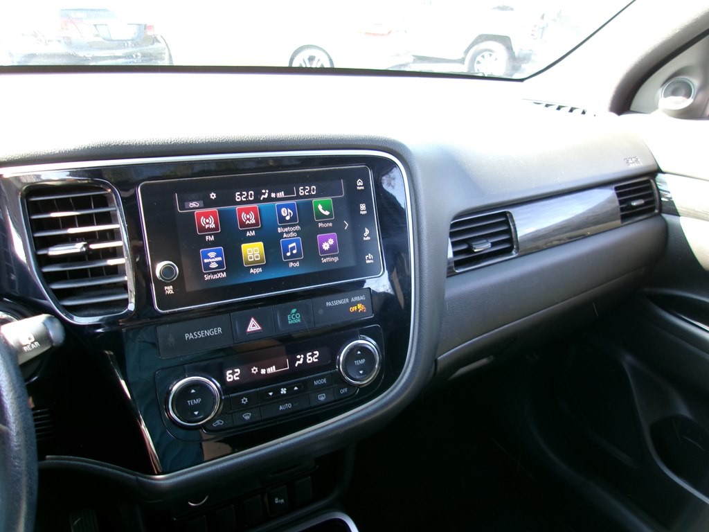 2018 Mitsubishi Outlander Image 76