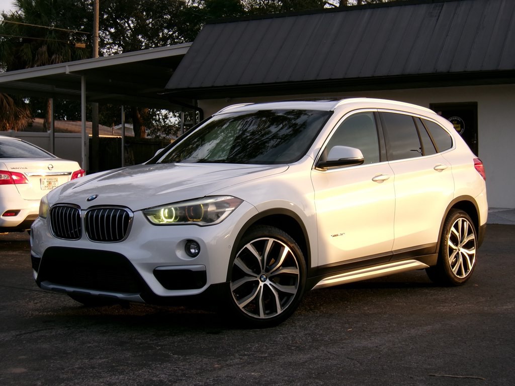 2016 BMW X1 Image 1