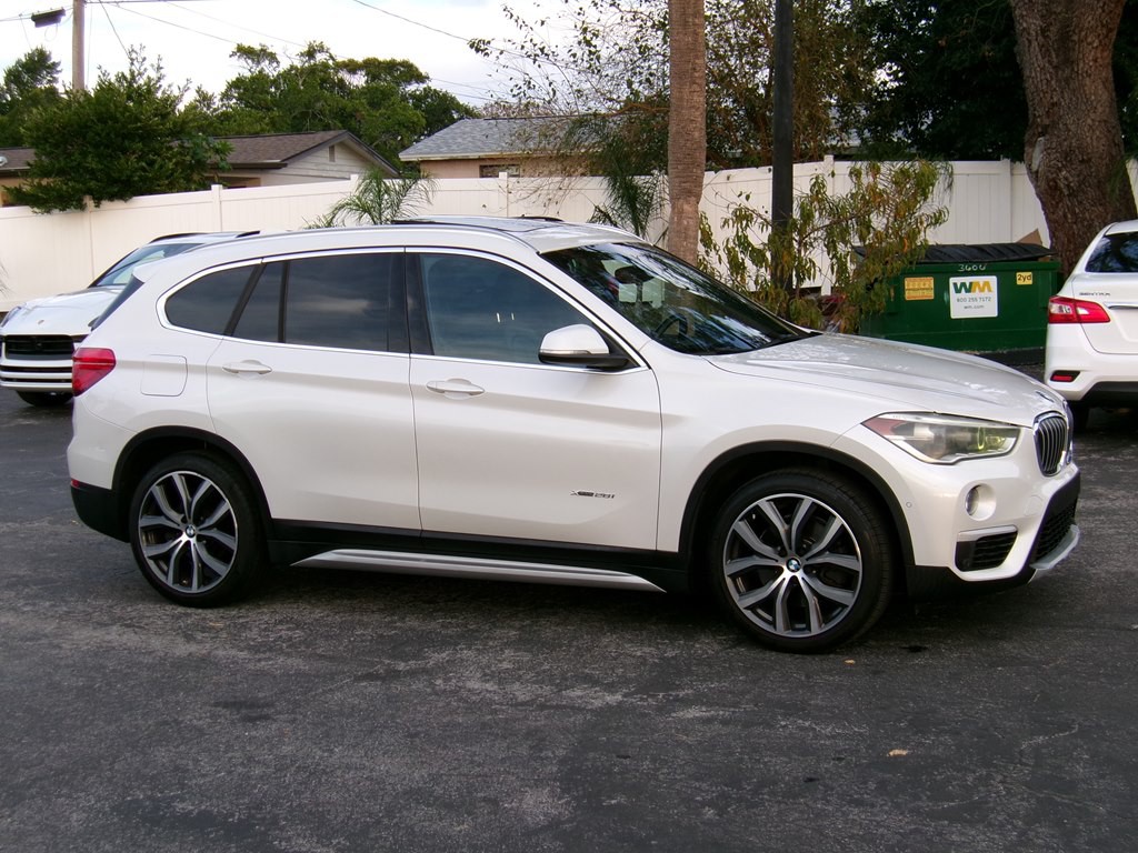 2016 BMW X1 Image 9